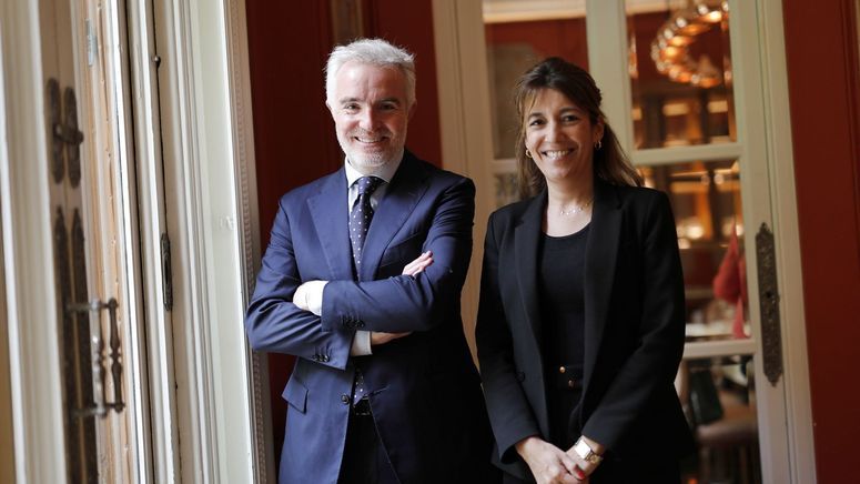 Ignasi Biosca (CEO) de Reig Jofre y Nerea García (directora de la planta de Sant Just Desvern).jpg